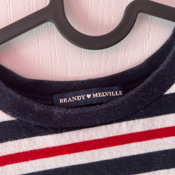 Brandy Melville T-Shirt - Picture 3 of 4
